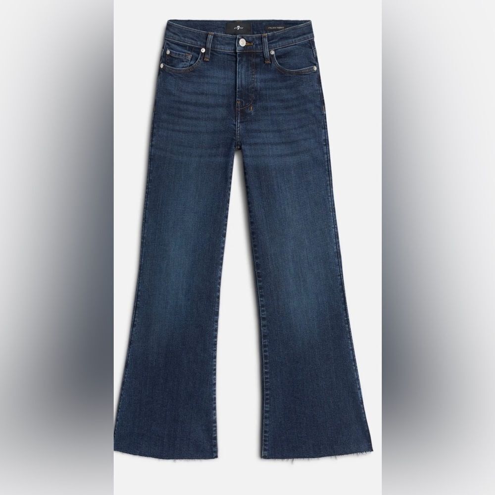 7 for All Mankind Women’s cropped flared dojo in Slim Illusion blue jeans Sz 31,